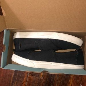 TOMS kids shoes